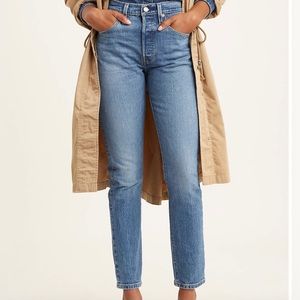 Levi’s 501s skinny jeans. Button up front! size 25